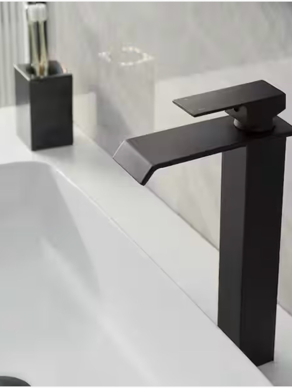 New Matte Black Single-Handle waterfall
Bathroom Faucet